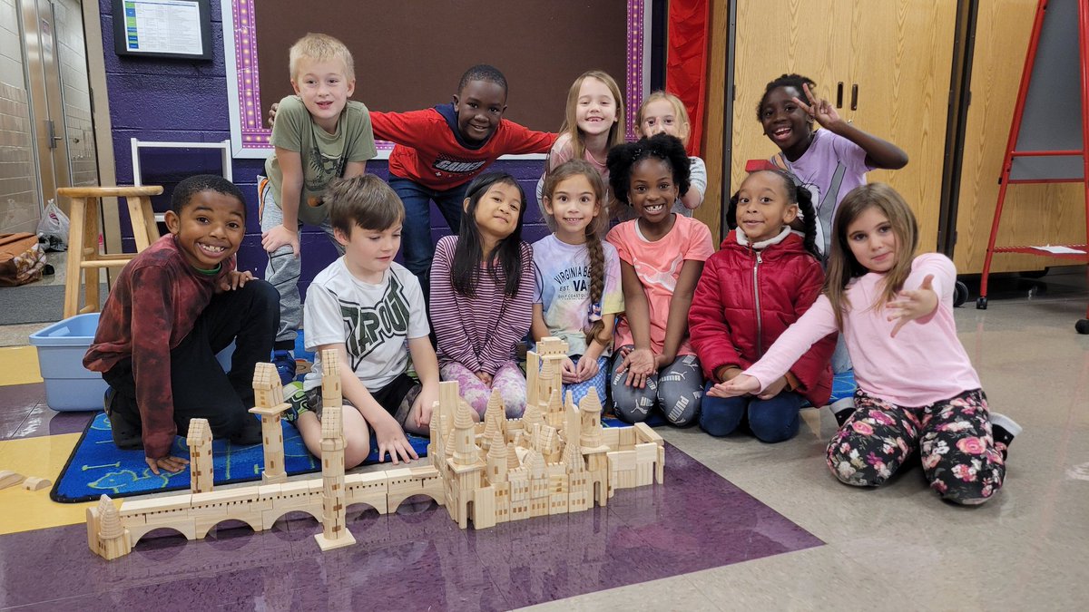 WMESDrama's tweet photo. #ShiningStars worked at designing and building model sets today. From giant skyscrapers to tiny forests and everything in between, they had fun creating together! We also discussed how materials can effect what and how you build. #STEM #ycsd #steAm  #WeAreTheArts #FineArts https://t.co/lzliKHFKlf