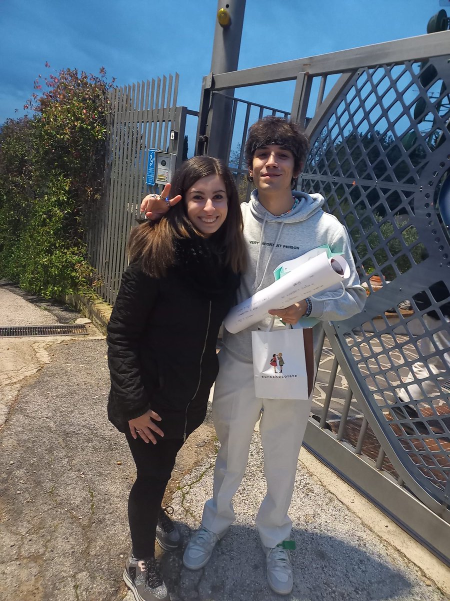 awyse_sof's tweet photo. Sai sempre come farmi emozionare... Grazie di tutto Ale❤️‍🩹
P.s. spero che il cartellone e la cioccolata ti siano piaciuti 😂😘
#alexwyse #radiosubasio #subasiomusicclub #ciocheabbiamodentro https://t.co/DTOfVwhqra