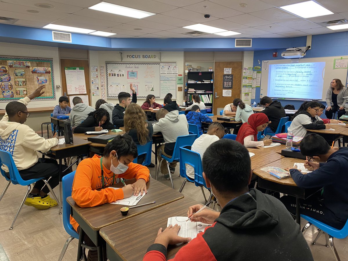 MsEIljo's tweet photo. Great day to be in the classroom! Students and staff brought their A-game today! #engineeringdesign #geoterms #figerativelangauge #mainideas #readingconferences #GCFandLCM #graphing #cellbiology #introtoworldreligions #concertpractice #lowerbodyworkouts https://t.co/RUblS61PEc