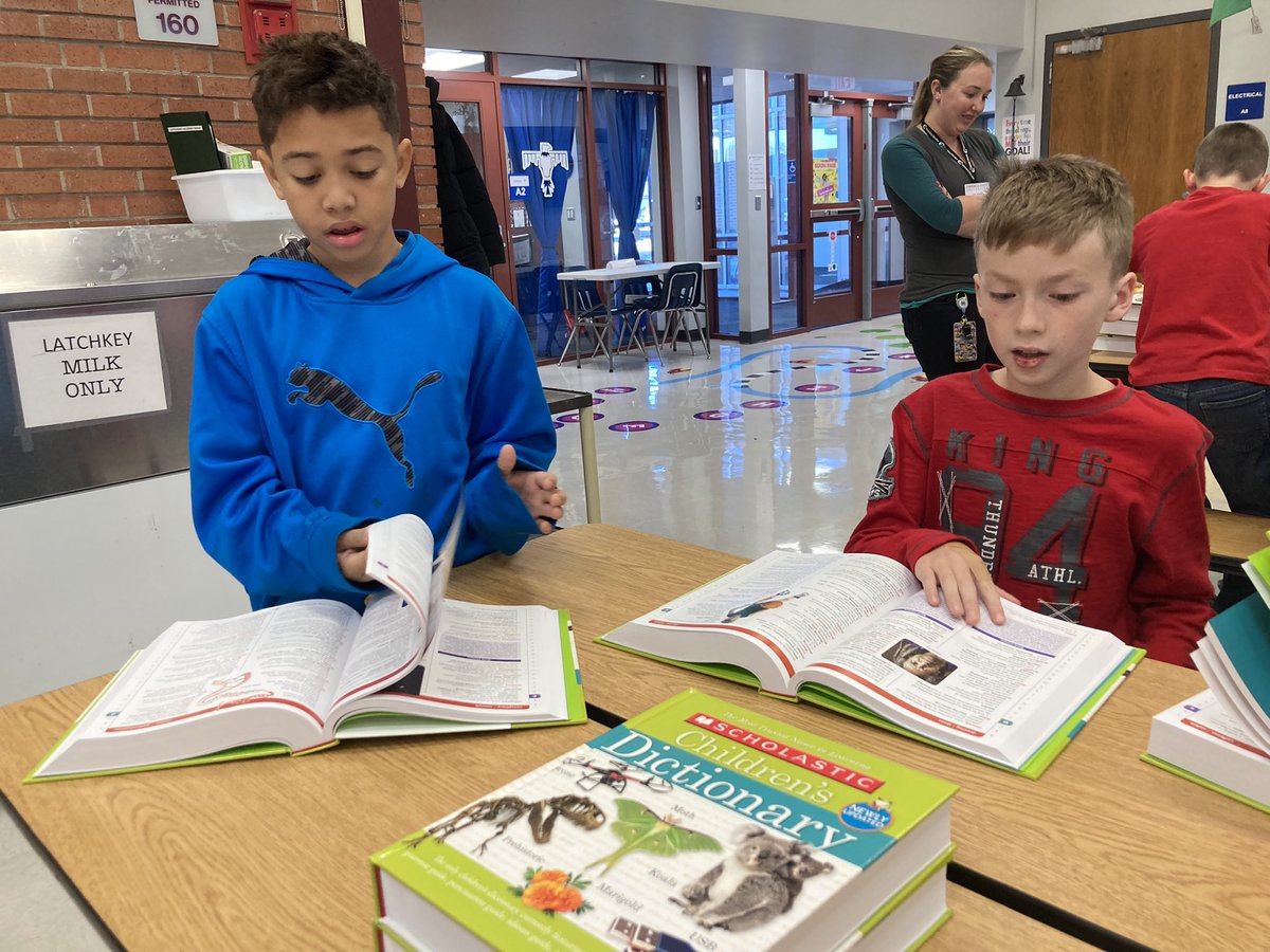 StanwicksKids's tweet photo. The Derby Rotary Club gifted every third grader in our district their own dictionary! 
#derbyproud #wineteerstrong https://t.co/DCOOfNPE20