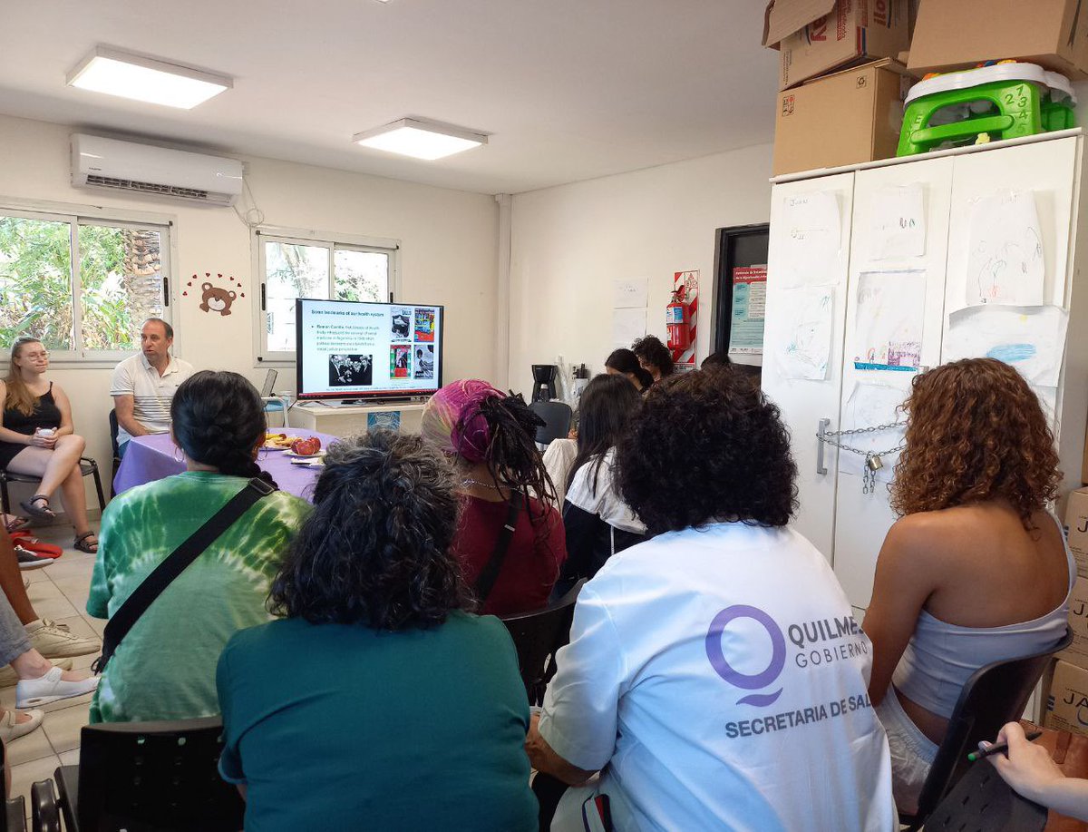 JKonfino's tweet photo. Recibimos en el Htal Don Bosco la visita de estudiantes de Univ de EEUU para conocer el sistema de salud de @QuilmesMuni y cómo abordamos la pandemia con equidad
Gracias por la visita y esperamos haber podido contribuir desde este Sur a su formación
#InternationalHonorsProgram https://t.co/IicGd3MlpU