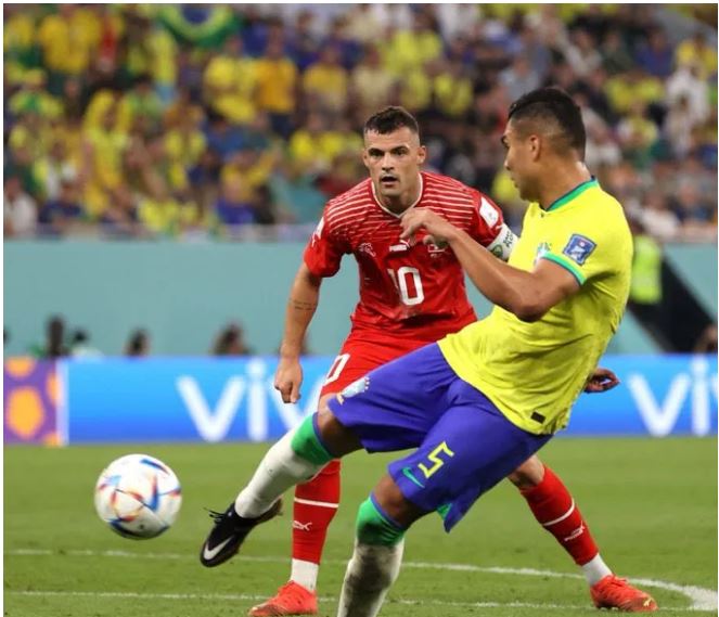 CASEMIRO’S DECISIVE GOAL FIRES BRAZIL INTO SECOND ROUND OF 2022 FIFA WORLD CUP
enews.africunia.tv/story/casemiro…
.
#africuniatv #tectono #chiefnnaemeka #neymar #messi #football #ronaldo #cr #neymarjr #psg #soccer #cristianoronaldo #fifa #championsleague #realmadrid #barcelona #mbappe #o