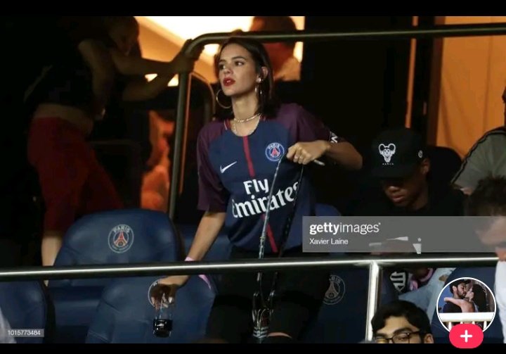 NeymarJRBL's tweet photo. O Bruna Marquezine era só uma dm pro Neymar, a gente precisa dessa hexa 🥺 https://t.co/TebAfdhr7n