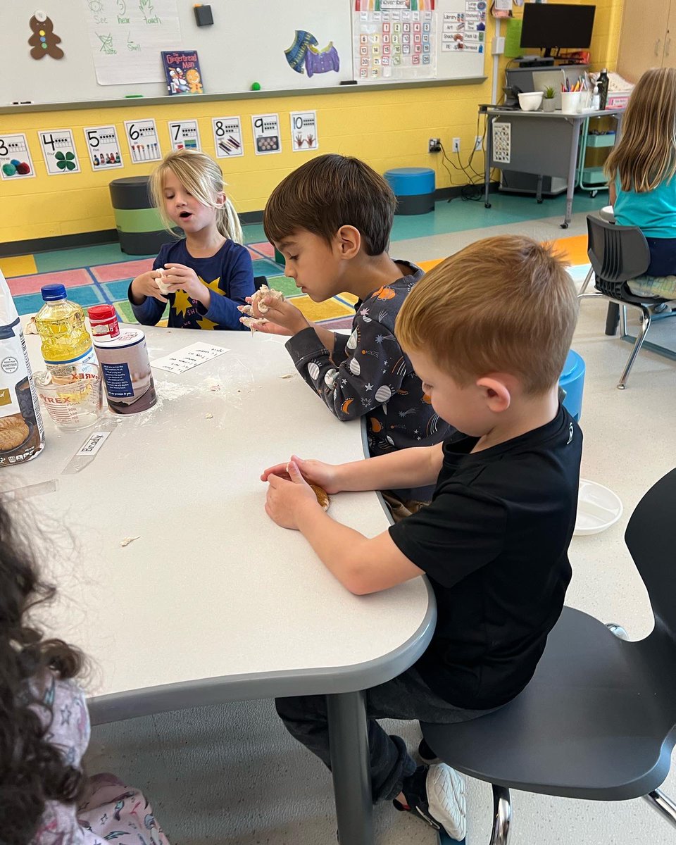 nkcpslearns's tweet photo. Ms. Ashley & Ms. Katie’s class had fun making their own play dough today! They then used their five senses to observe and describe their dough!
#handsonlearning #funinprek #teamnewkent @quintonnkcps https://t.co/bKEnYToeDC
