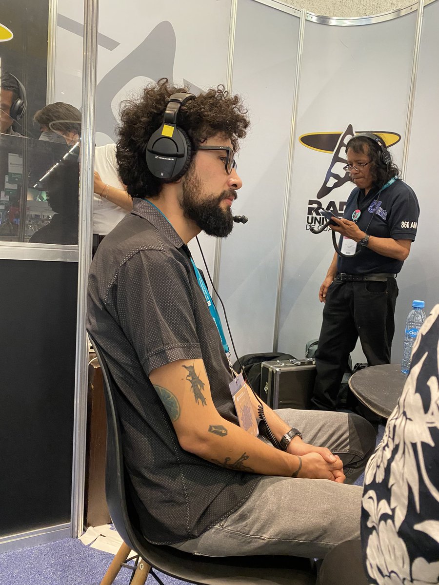 ¡Estamos al aire desde la #FILGuadalajara2022!

Platiquemos con <a href="/benistofeles/">Benito Taibo</a> de la oferta de este año.  

En los libros: <a href="/von_Duben/">Alejandro von Düben</a>, autor de “Clara como un fantasma”. Premio de Novela Juvenil Universo de Letras 2022