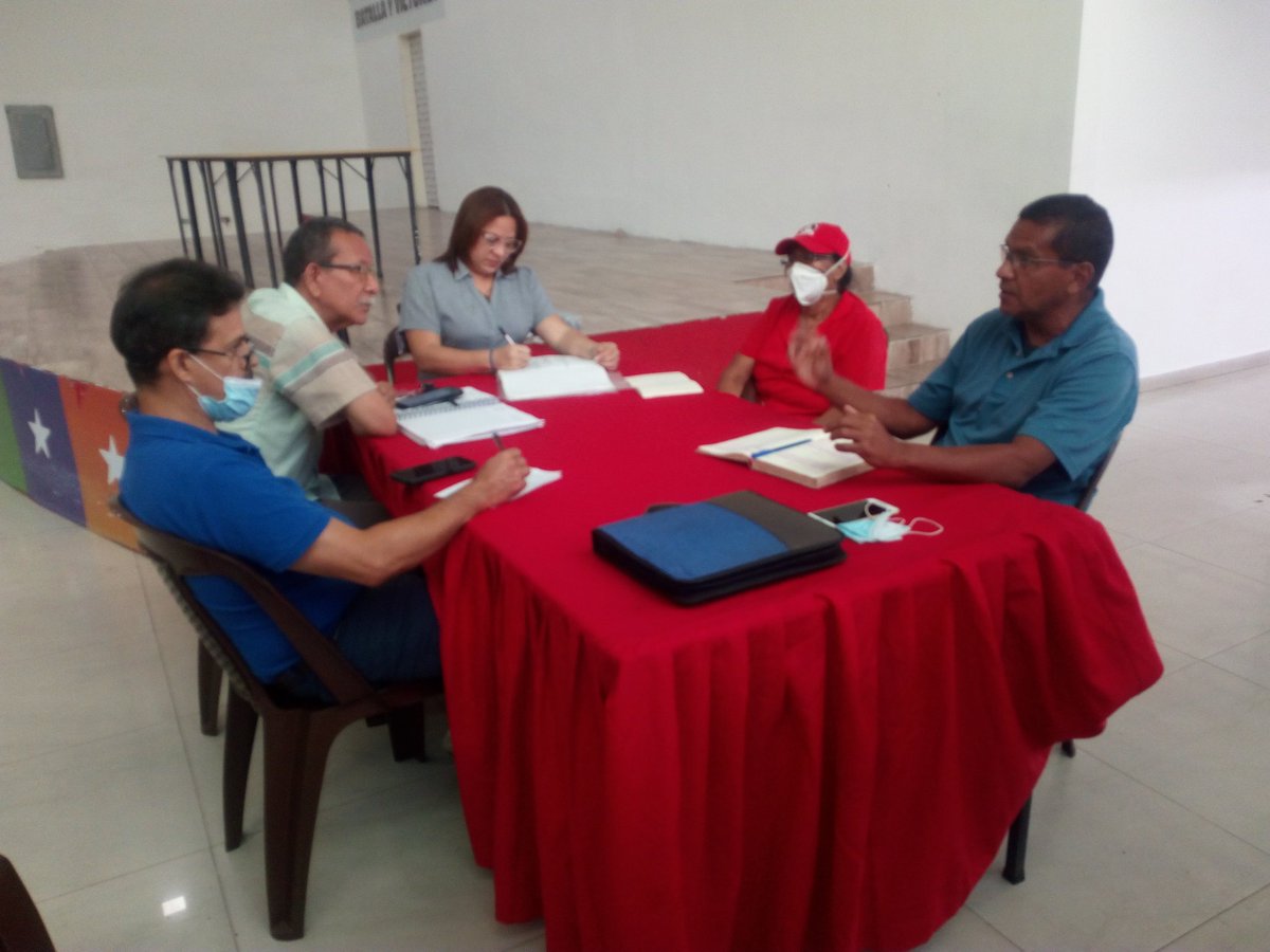 FttePsuv's tweet photo. FTTE-PSUV como todos los Miércoles #Activad@s 
09/11/2022 Compromiso revolucionario. #Qatar2022
@NicolasMaduro @dcabellor @Soykarinacarpio @jorgerpsuv @taniapsuv @PartidoPSUV @_LaAvanzadora @ramolinap @jadah_17 @Mollegacandanga https://t.co/GE2ppIX9jW