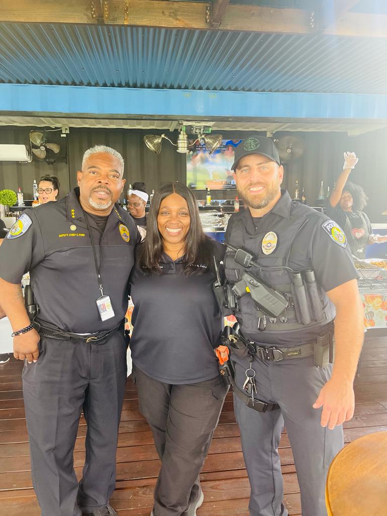 IntbyStevenG's tweet photo. ...toiletries to the homeless. We are so proud to be a part of the Thanksgiving Day of Service for the second year in a row; it certainly was a day of giving! 🧡🤎🦃🍂🍁 (2/2)
https://t.co/uNPJvnjO4a
#interiorsbysteveng #interiordesignfirm #southflorida #thanksgiving #givingback https://t.co/loOcrVx7NI