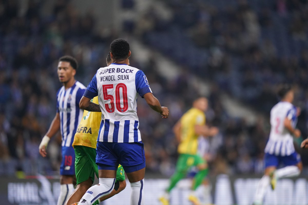 IvaNFCPortO's tweet photo. 🔵⚪️ Вендел Силва дебютировал в основной команде
#WendelSilva #FCPorto #FCPCDM #TaçadaLiga #AllianzCup https://t.co/al4u0EcGv7
