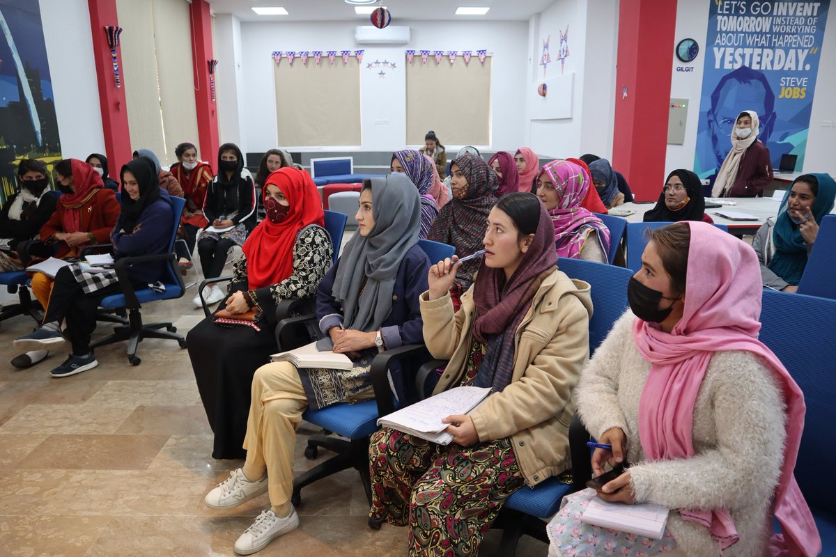 ZahraNooreen's tweet photo. Happy to share successful completion of a session on the topic of "Women in freelancing and online earning " at Lincoln Corner Pakistan, Gilgit Chapter.
#SheDev #Gilgit #empoweringwomendigitally #Pakistan #empoweringwomen #SheCan #freelancingtips #womenintech #workfromhome https://t.co/FKwY7jSAjL
