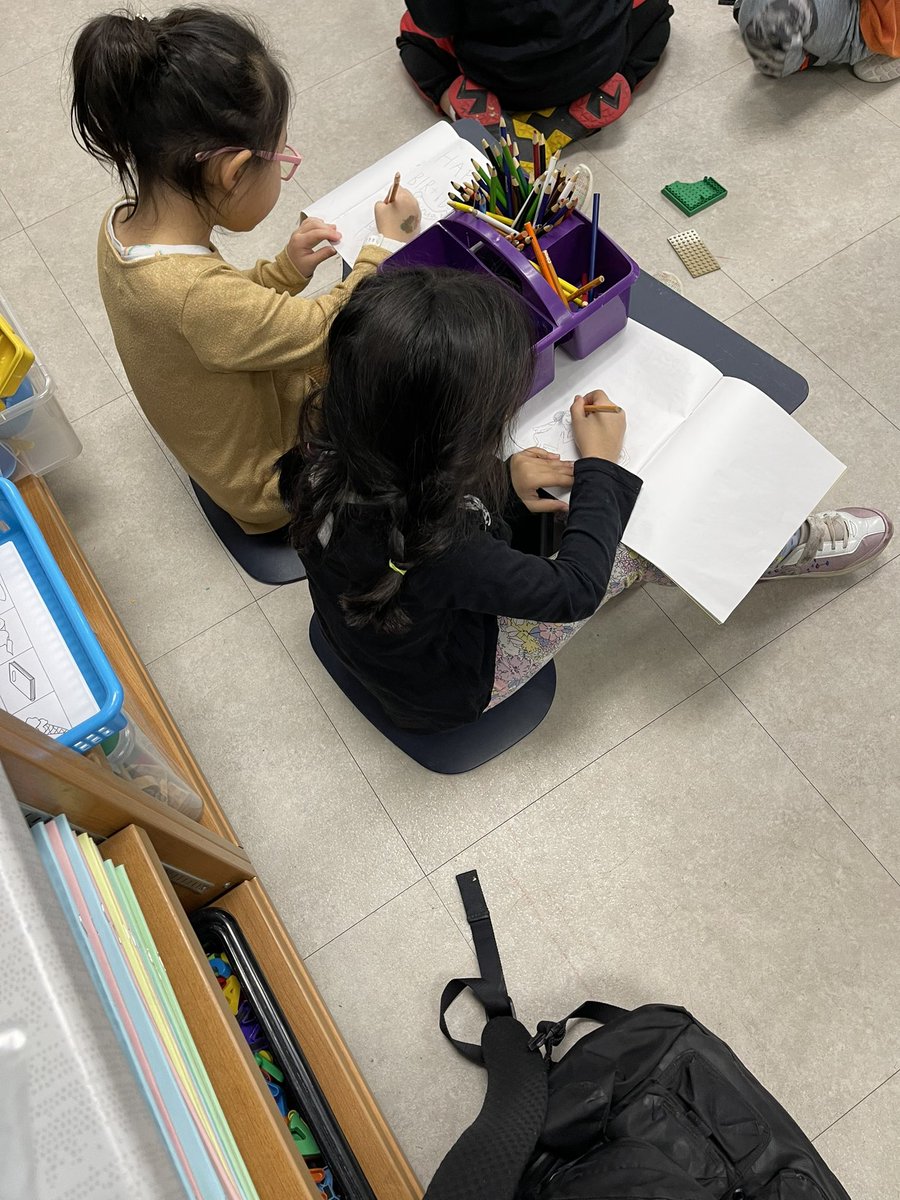 oodgrade1's tweet photo. Surf desks make for fun flexible seating! https://t.co/3BBPXEfC6P