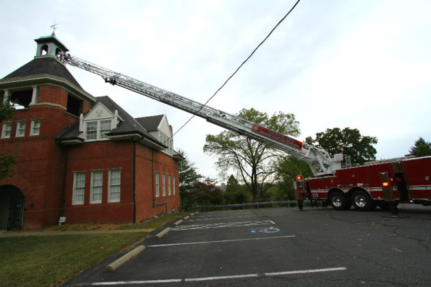 Come ring our bell! The Arlington Historical.  Keep this landmark protected.  Donate at arlingtonhistoricalsociety.org/campaigns/supp…
Help us spread the word -- repost and retweet us
throughout the day. The person with the most "shares" will win a pie from Acme pies