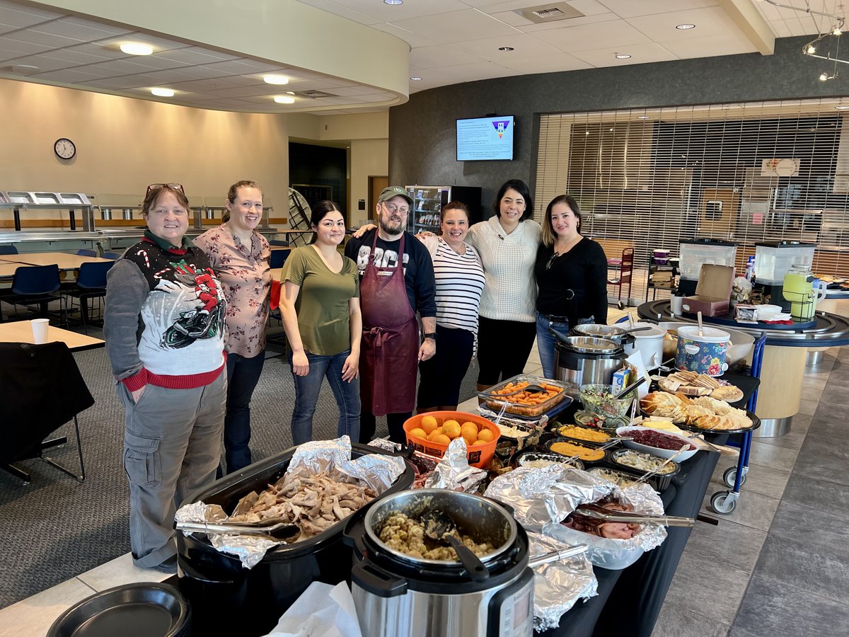 BigBendVikings's tweet photo. The William C. Bonaudi Library treated students in the dorms to their own Thanksgiving meal last week!
A huge thank you to the Viking Food Pantry and BBCC faculty and staff who donated or made food for this event!
#BigBendCC https://t.co/WuOkhUFPbp