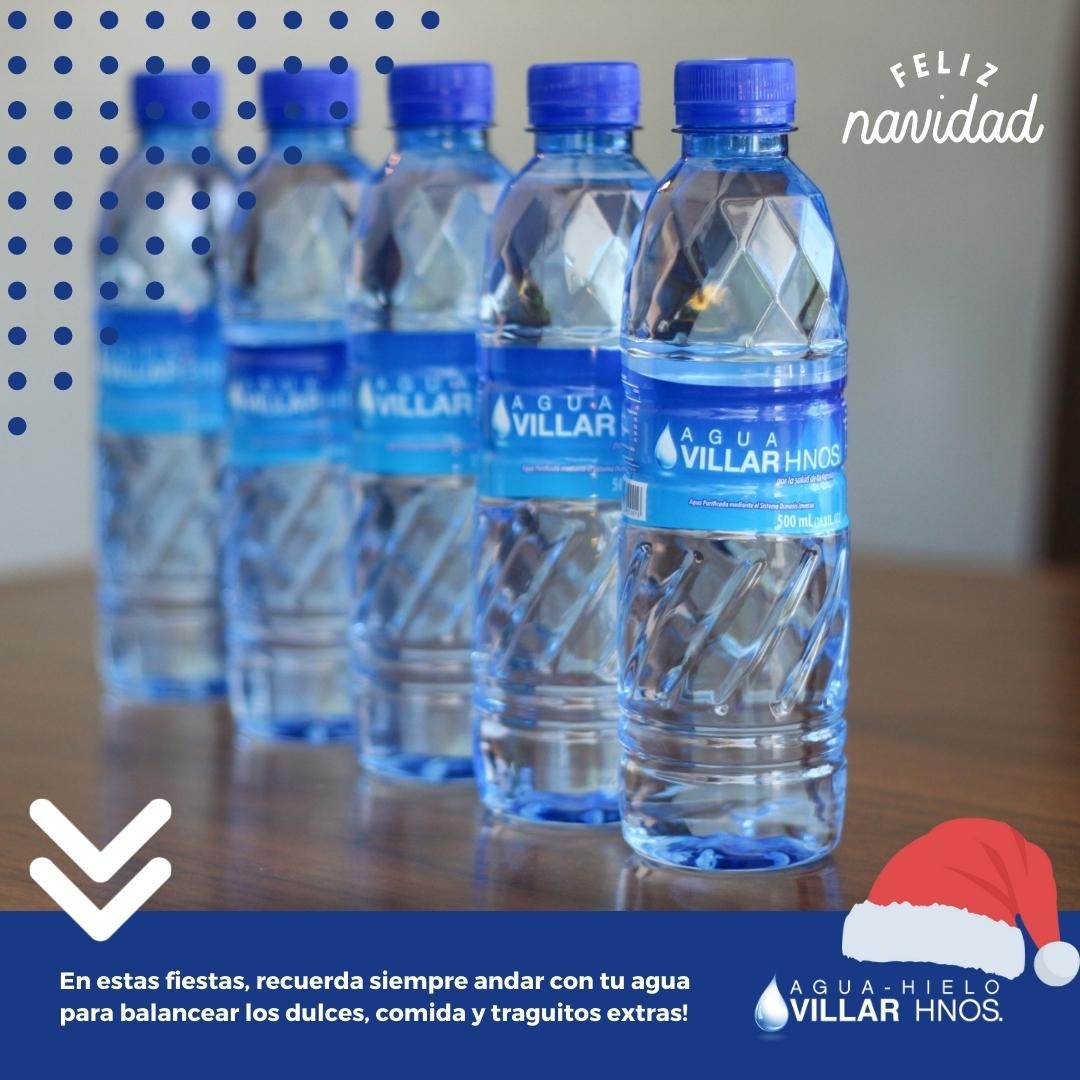 VillarHermanos's tweet photo. Recuerda anda con tu botella de agua Villar, para ayudar con las comelonas, dulces y traguitos extras! 

#aguayhielovillar #porlasaluddetufamila #villarhermanos  #fiestas2022 #navidad2022 https://t.co/lsyeEQDqHS