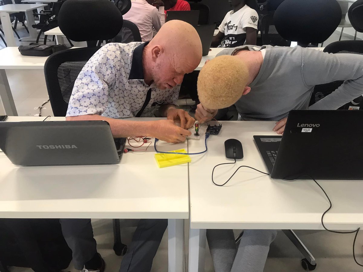 🤝 Nous contribuons au financement participatif d’un Guide d’Inclusivité pour les #FabLabs et Espaces du Faire avec <a href="/RFFLabs/">RFFLabs</a> <a href="/Fondationfrance/">Fondation de France</a>  pour que des milliers de personnes en situation de #handicap puissent accéder à nos espaces 🙋‍♀️
 bit.ly/3VxkIaz  #MakeAfrica