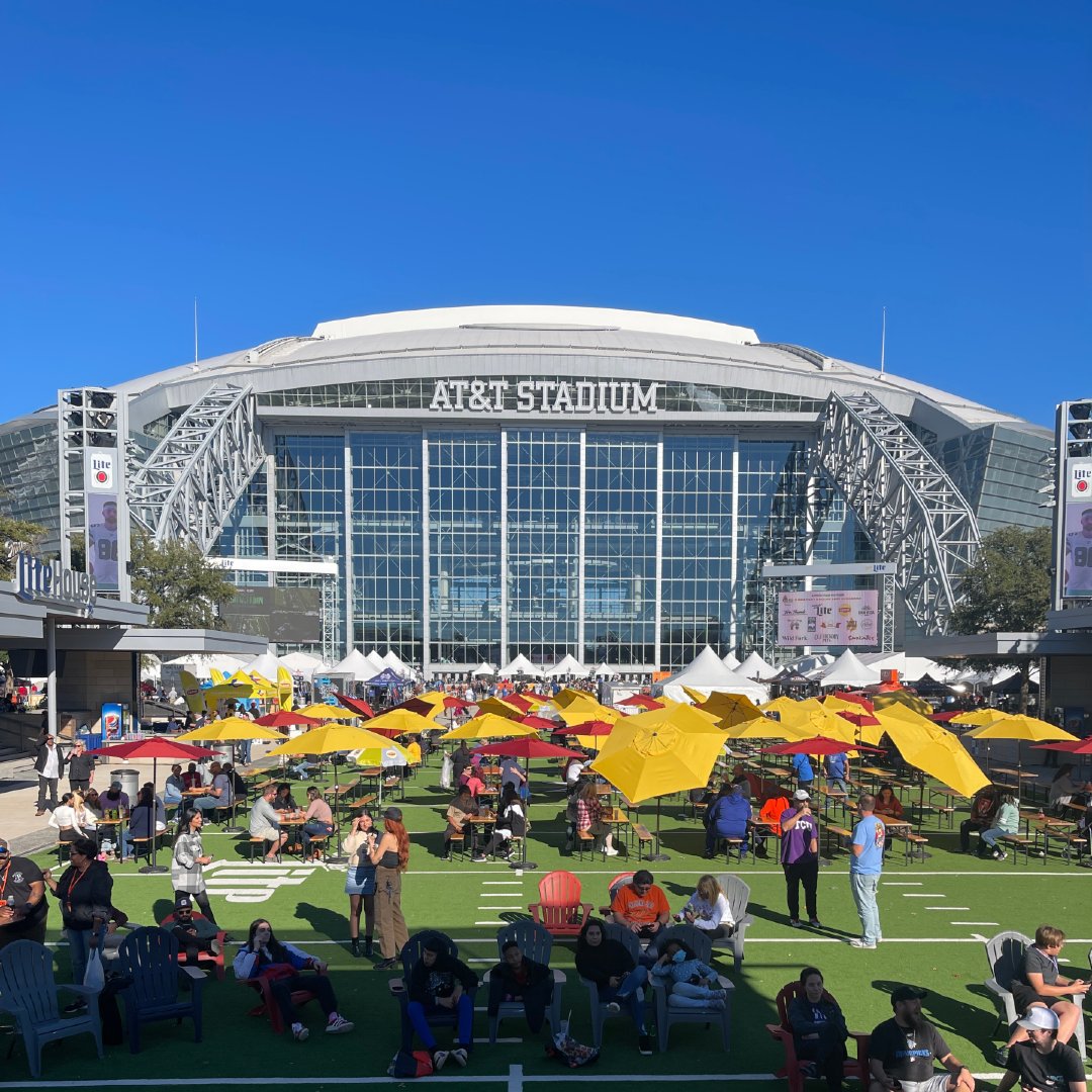 QBBQFest's tweet photo. Nothing quite like the view from on stage at Miller LiteHouse at @ATTStadium, the site of this year's Dallas festival and home of the @dallascowboys! #QBBQFest https://t.co/mnJu5BUhGU