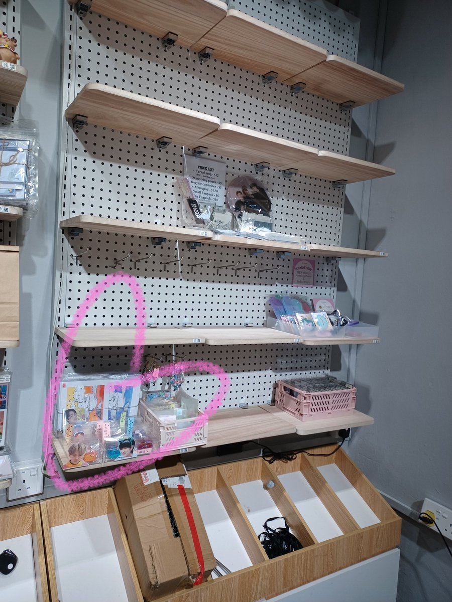 bynurhsya's tweet photo. Hi guys!! I'll be holding a mini booth over at @klandcafe with some items from the SVT CON Fansupport AND also some new items all handmade by me!

📍K Land Cafe
    1 Selegie Rd, # 01-16 GRID Mall
🕐 From 1st Dec to 14th Dec
     Open from 11am to 9pm

#SEVENTEEN #ENHYPEN #ITZY https://t.co/G7LhLns8A4