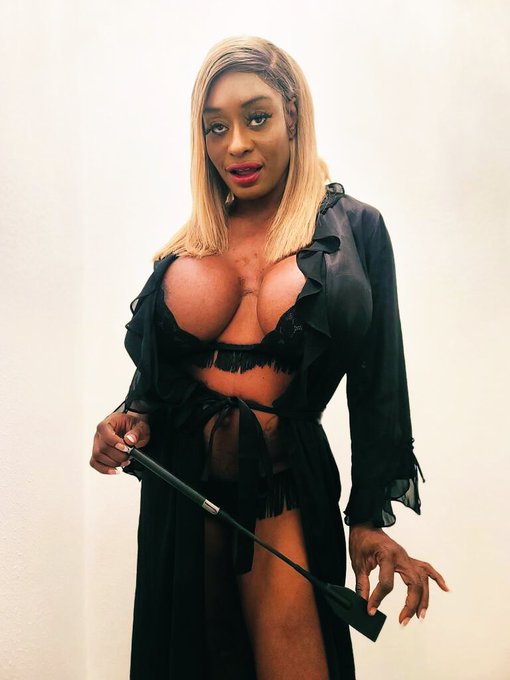Tell me your fantasy !! Subscribe now https://t.co/VYdADQCHVM #kelliprovocateur #ebonygoddess #fitness<a href="/tag/fitness"class="tags"><span>#fitness</span></a><a href="/tag/dominatrix"class="tags"><span>#dominatrix</span></a><a href="/tag/ebonygoddess"class="tags"><span>#ebonygoddess</span></a><a href="/tag/musclegoddess"class="tags"><span>#musclegoddess</span></a>
