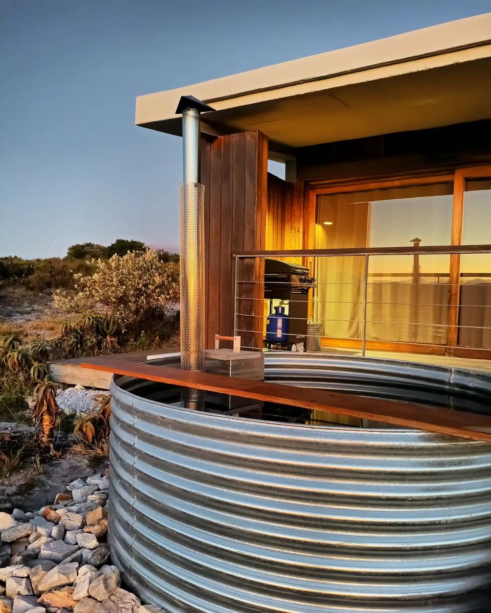 travelopulent's tweet photo. Golden hour at FARM215 🧡
A place to relax, rejuvenate and experience a down-to-earth living surrounded by majestic mountain views and ocean blues from afar 🧡
#southafrica #overberg #overstrand #gansbaai #farm215 #travelchatsa #virtualtravelsa #southafrican https://t.co/6QmLDFJWKh