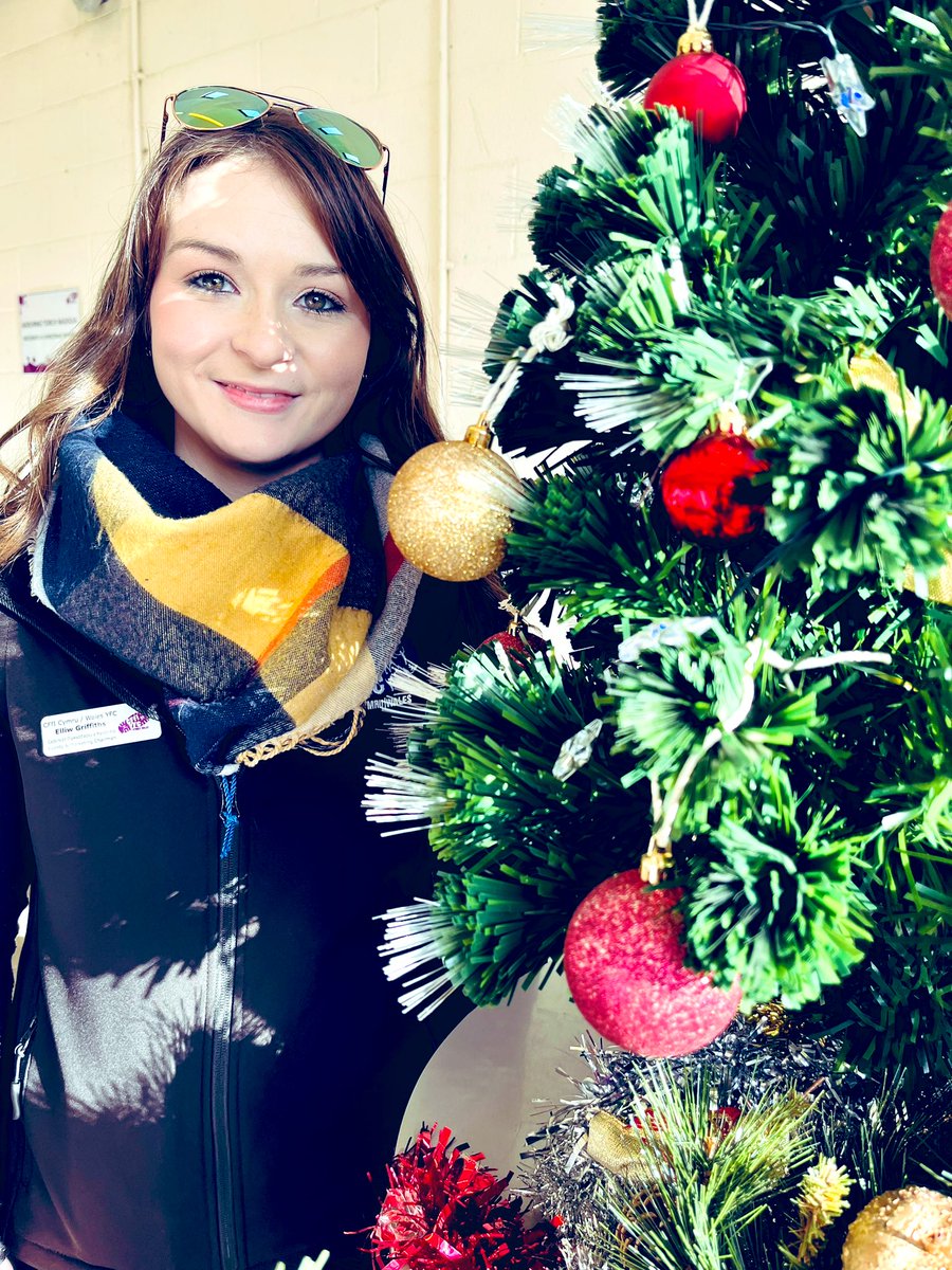 RealShanCothi's tweet photo. Diolch i bawb am yr hwyl heddi ar Bore Cothi @BBCRadioCymru @thompsound @CFfICymru @royalwelshshow y Ffair Aeaf yn ei hanterth a phawb yn mwynhau. Llongyfarchiadau i bawb ar ei llwyddiant…bydd criw Bore Cothi ar bwys adeilad y Wasg fory am 11yb i’ch croesawu! Edrych mlan! ⭐️👍 https://t.co/RHCD06jD4v