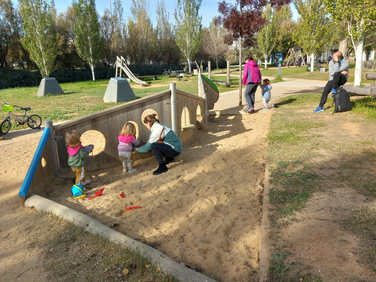 KhristianLH's tweet photo. Parc del Riu Llobregat. Excel·lent àrea de joc infantil, dins d'un parc @sostAMB. Amb @JugatecaAMB i 3 estructures de joc, ben parides i de qualitat #BDU

A la vora del riu. Sempre a l'altra vora del riu #Llobregat

A #LHospitalet també mereixem parcs i jocs infantils de qualitat https://t.co/yYlAshPazL