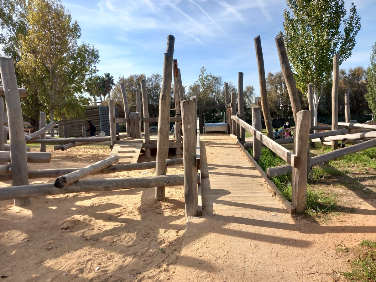 KhristianLH's tweet photo. Parc del Riu Llobregat. Excel·lent àrea de joc infantil, dins d'un parc @sostAMB. Amb @JugatecaAMB i 3 estructures de joc, ben parides i de qualitat #BDU

A la vora del riu. Sempre a l'altra vora del riu #Llobregat

A #LHospitalet també mereixem parcs i jocs infantils de qualitat https://t.co/yYlAshPazL
