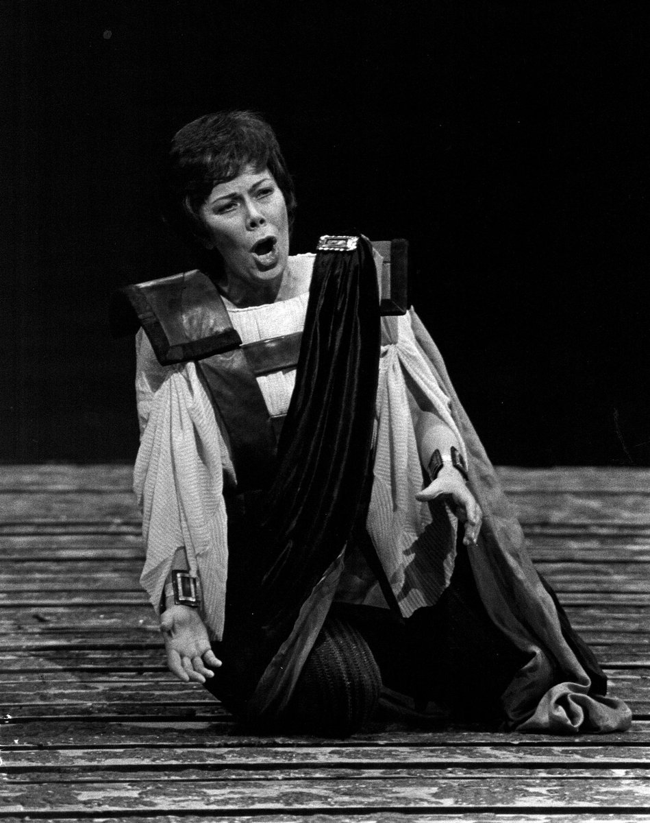 TheOperaAwards's tweet photo. The Lifetime Achievement award is given this year to legendary mezzo-soprano Dame Janet Baker, celebrating her illustrious career 🏆 #OperaAwards2022 https://t.co/Z2h424o02U