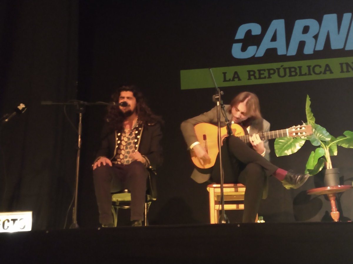 pancartera's tweet photo. Israel Fernández desata el #PoderGitano en @carnecrudaradio https://t.co/6OFFF2Pj35