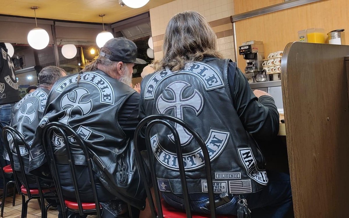 43IronCrew's tweet image. The order #DCMC prioritizes life goes, God/Family/Work/Club. If you show up and put in the time and build #Brotherhood Family and Club becomes one and the same. #SupportDisciple #MC #43MC  #VictoryInBrotherhood #Alabama #MotorcycleLife #MotorcycleClub #MCLife #Christian #Ghostin