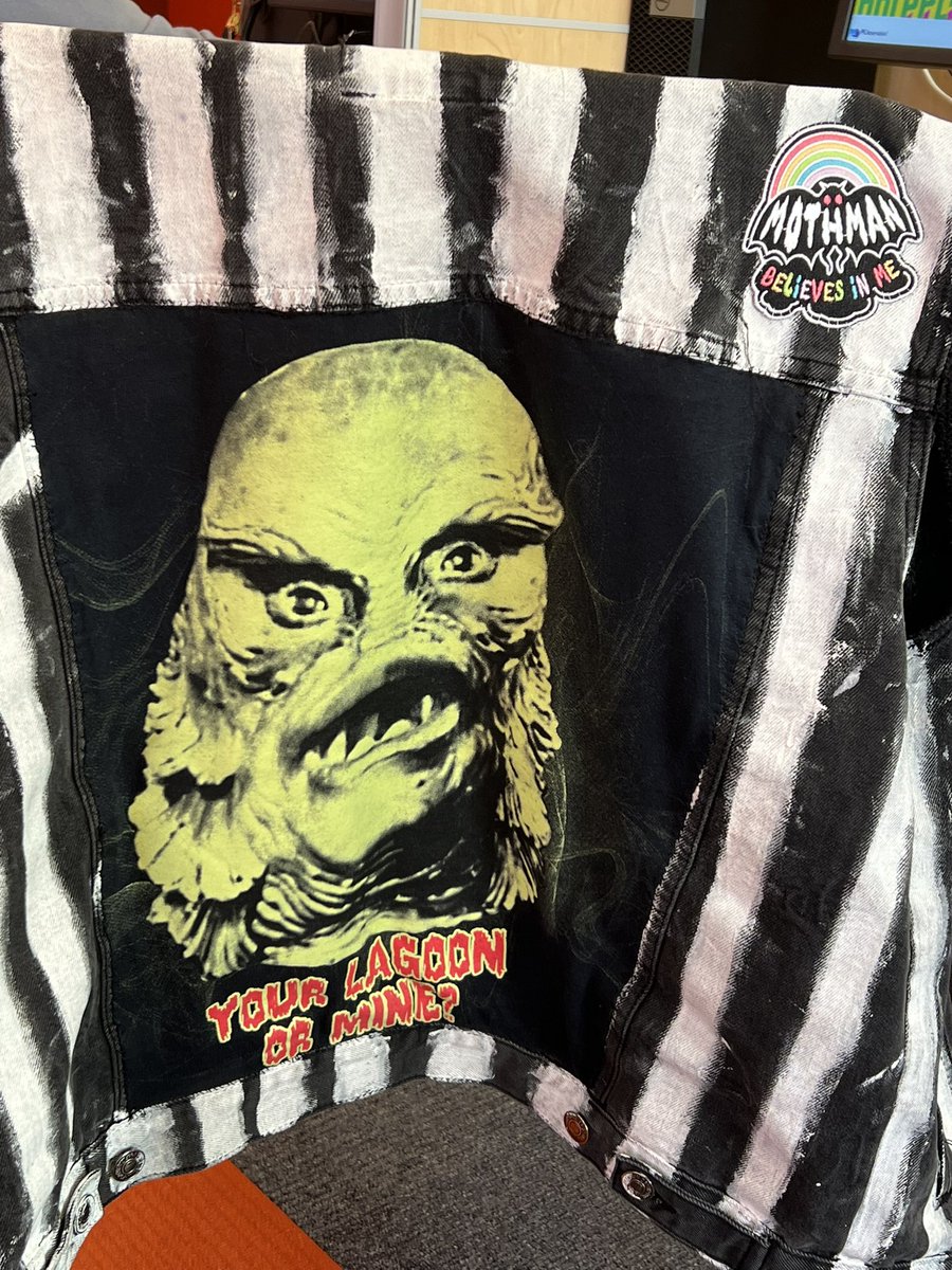 notbeetlejuicee's tweet photo. slowly working on the battle vest https://t.co/IcA8oeRzNI