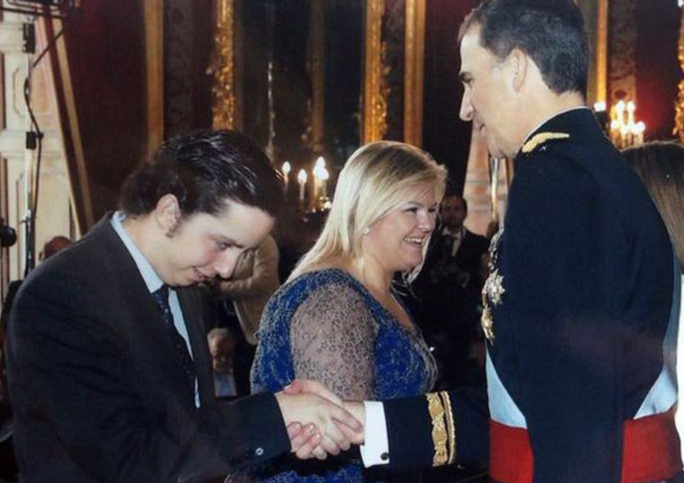 Spol_Moments's tweet photo. Francisco Nicolás Gómez Iglesias, AKA "Little Nicolás", law student arrested in 2014, when he was 20 years old, for forgery, fraud and identity theft. Apparently, he managed to infiltrate the highest levels of Spanish political and economical power impersonating a CNI agent https://t.co/SOktG7muBG