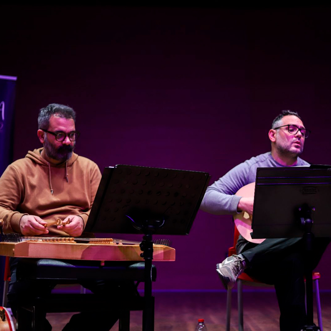 MOMUAantigua's tweet photo. ¡¡ Qué gran cierre del festival #MOMUA2022 !! 👏
Los asistentes al auditorio MUDEM de este sábado pudieron disfrutar de un grandísimo concierto cargo de Anonima Frottolisti.
#MOMUA #MOMUA2022 #MolinaMúsicaAntigua #MolinaDeSegura #Murcia https://t.co/gHYphIg0zp