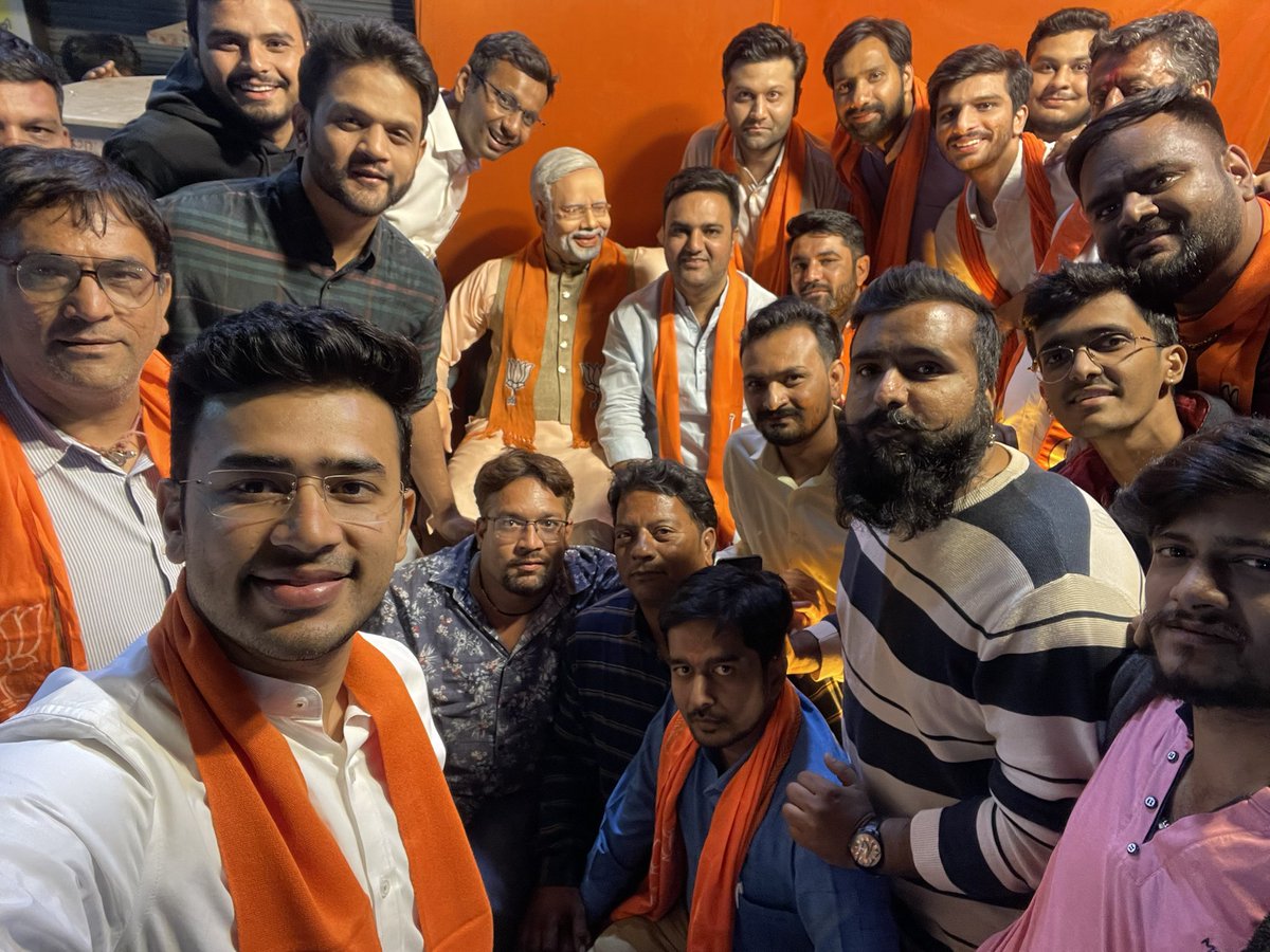 Tejasvi_Surya's tweet photo. When Modi Ji joined us BJYM karyakartas in Ahmedabad for a midnight selfie 😎 https://t.co/izazjafBnn