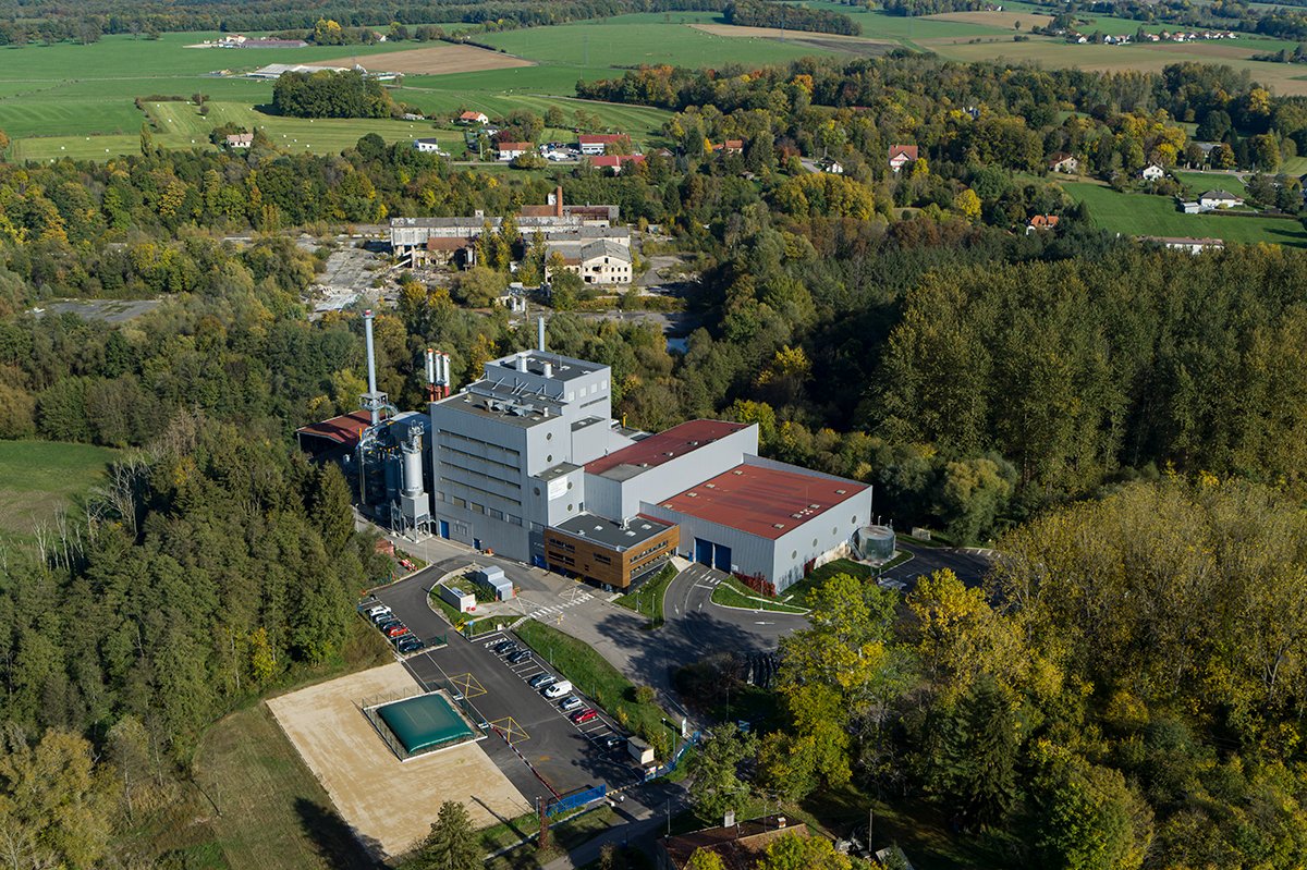 FENIIX, une unité de production d'énergie verte, renouvelable et locale à Rambervillers !
Après 36 mois de travaux conduits par <a href="/suez/">SUEZ</a>, l’usine de valorisation énergétique des Vosges a été entièrement modernisée et produit électricité et chaleur au bénéfice du territoire.