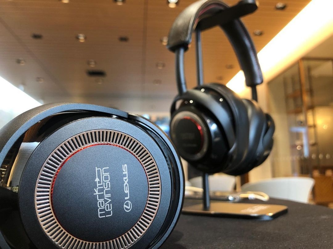 The No. 5909 headphones and @lexususa—your partners in blocking out the sound and tuning in. 📸: @clear_sound_imai #Lexus #MusicCollection #ListeningRoom #NowPlaying #NowListening #NowStreaming #HiFi #HighEndAudio #LuxuryAudio