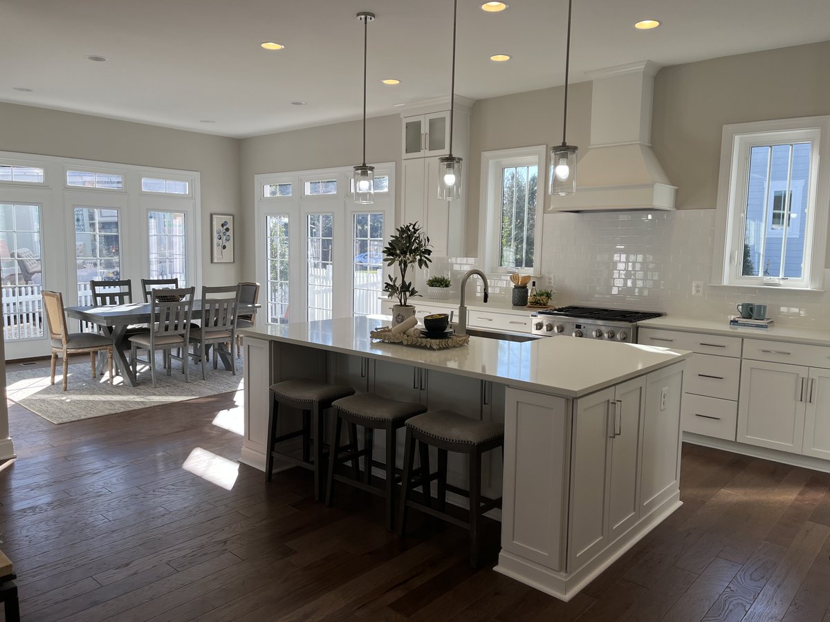 StagedInterior's tweet image. A brand new build in McLean, VA 😍

#homestaging #stagedinterior #staging #stagedtosellhome #stagedesign #homestagingva #designideas #decor