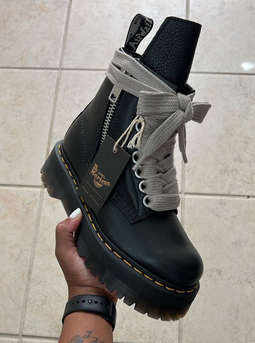 StreetFashion01's tweet image. 