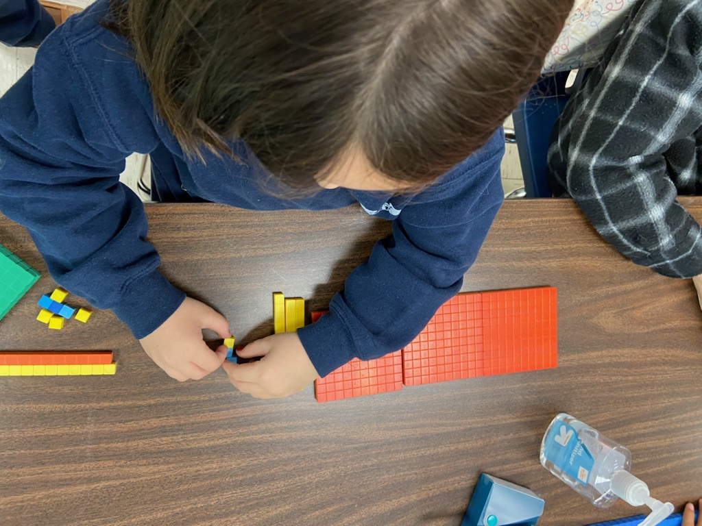 IC_Kirkpatrick's tweet photo. @MrsJTukes Keesha Brown's 2nd graders are working hard to solve real world problems. #modelwithmath #ncts https://t.co/JdblsXDtA9