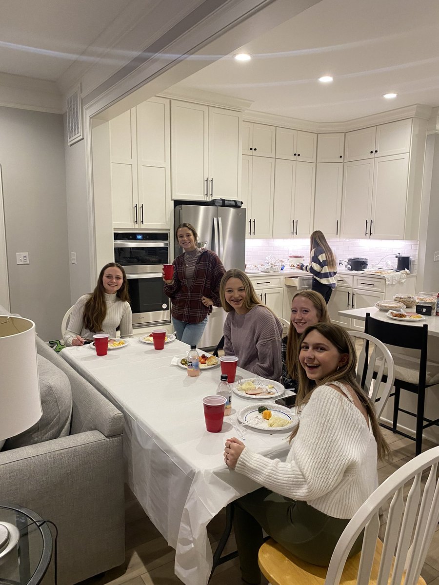 OLHSsoftball's tweet image. Last night the team got together for Friendsgiving and to put baskets together for the Mirth Project. #StrongerTogether