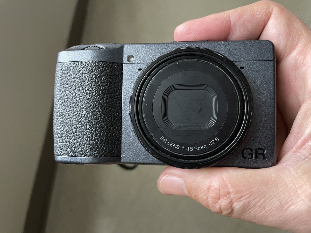 About gave up on this guy but I know the problem. I don’t use it enough. Used it a lot this weekend. 🤷🏻‍♂️

#ricoh #ricohgriii #motivation