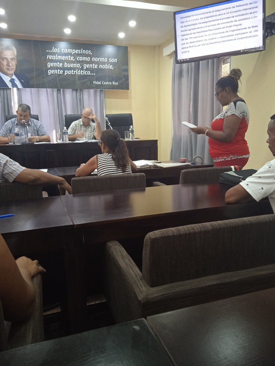 Se desarrolla la reunión de cuadros y especialistas para el chequeo de las prioridades de trabajo con la presencia de nuestro presidente nacional de la ANAP <a href="/RafaelAnap/">Rafael Santiesteban Pozo</a> y el miembro de buró  <a href="/OsmaniPerez18/">Osmani Pérez Márquez</a>