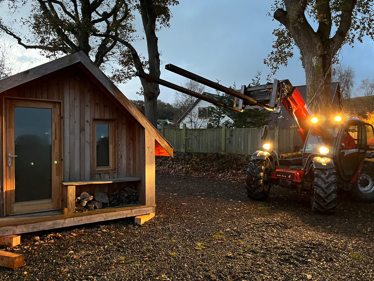 PodsWales's tweet photo. What an eventful Monday morning! 
Time for us to say goodbye to the (pilot) pod that started it all and take her to a new home in Pembrokeshire to be a workshop for a jewellery maker. 

#gardenstudio  #handmade  #jewelleryworkshop #madeinwales #larch #gardenpod #homeoffice https://t.co/YftzaDJDAe