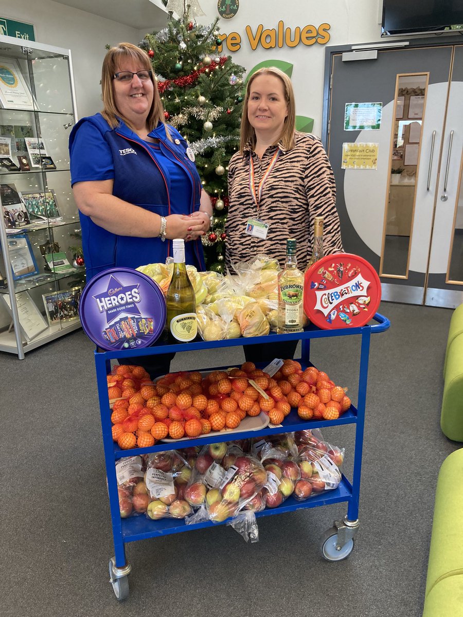 It’s Fruity Monday again!!!!
Our weekly donation of fruit this week has gone to Lacewood Primary School 🍏🍎🍐🍊🍌
We also donated a few tombola prizes for their Christmas Fayre with money raised going to lots of Christmas Activities for the students <a href="/tescowath/">Suzanne Nettleton</a>