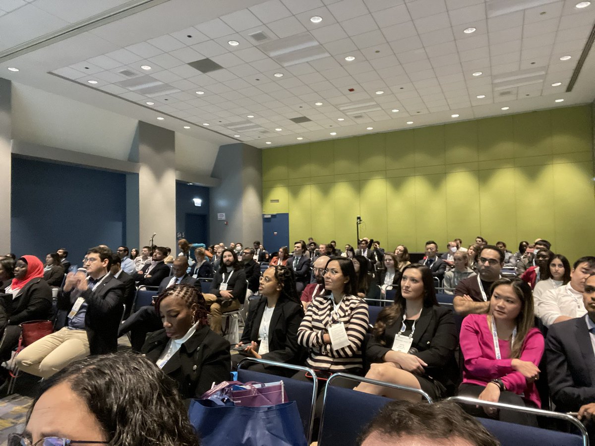 JuliusChapiro's tweet photo. That’s the crowd in the #irad Global IR session at @RSNA! This topic matters. It’s important, and we need to do better to address the global health inequities and improve access to #irad! @Road2IR @fabianmaxlg you lead by inspiring people to do better! #RSNA https://t.co/6ntItzdtqk