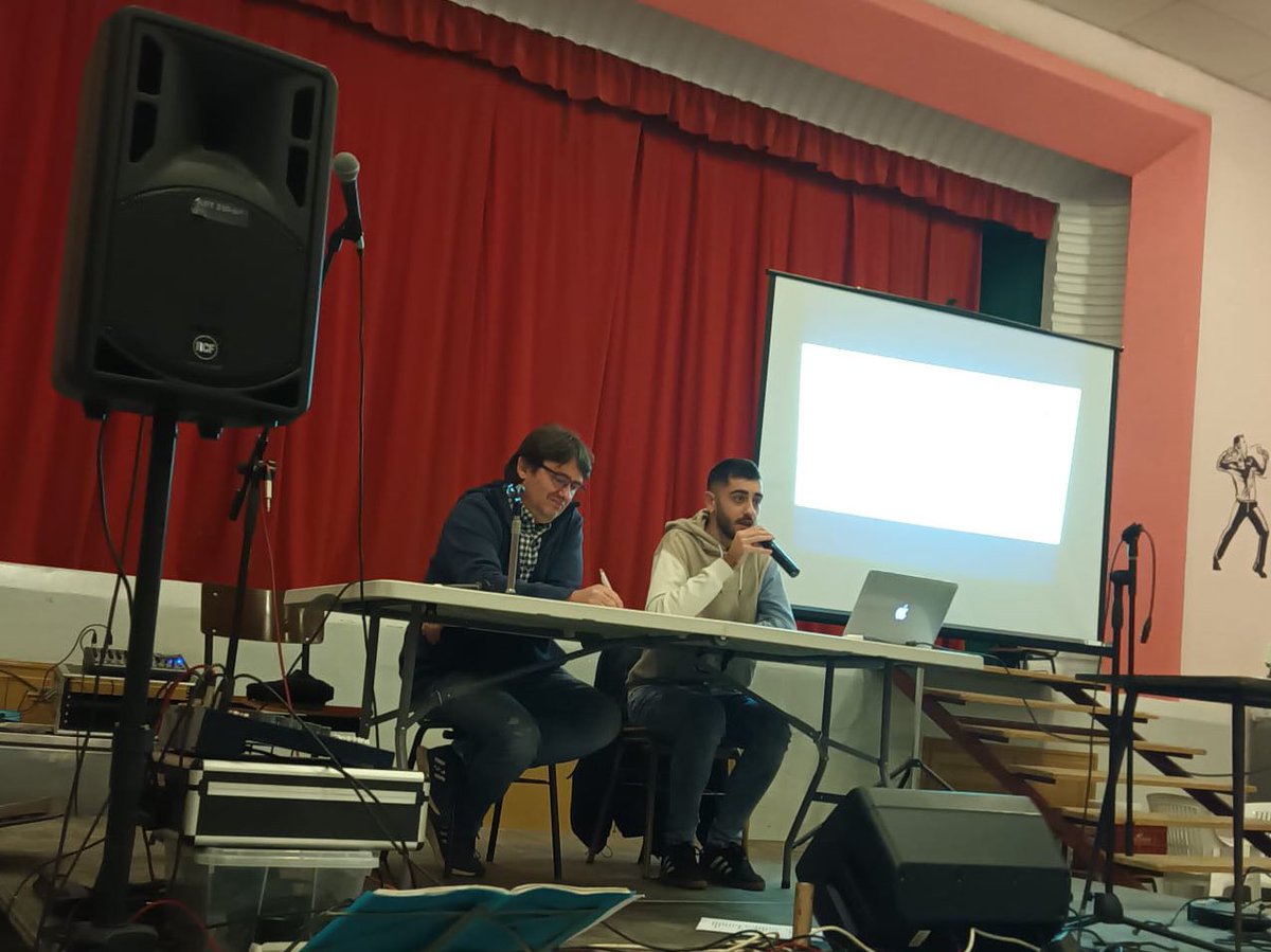 NoMATPonent's tweet photo. Ahir vam celebrar el nostre primer aniversari. Vam comptar amb la brillant participació del @vcosta_2014 i l'actuació musical dels Forty Miles! 🌍☀️

Gràcies @llardecans per la col·laboració!

Ha estat un any ple d'aprenentatges i lluita. La defensa del territori no s'atura✊🏼 https://t.co/BOA7ckMaUh