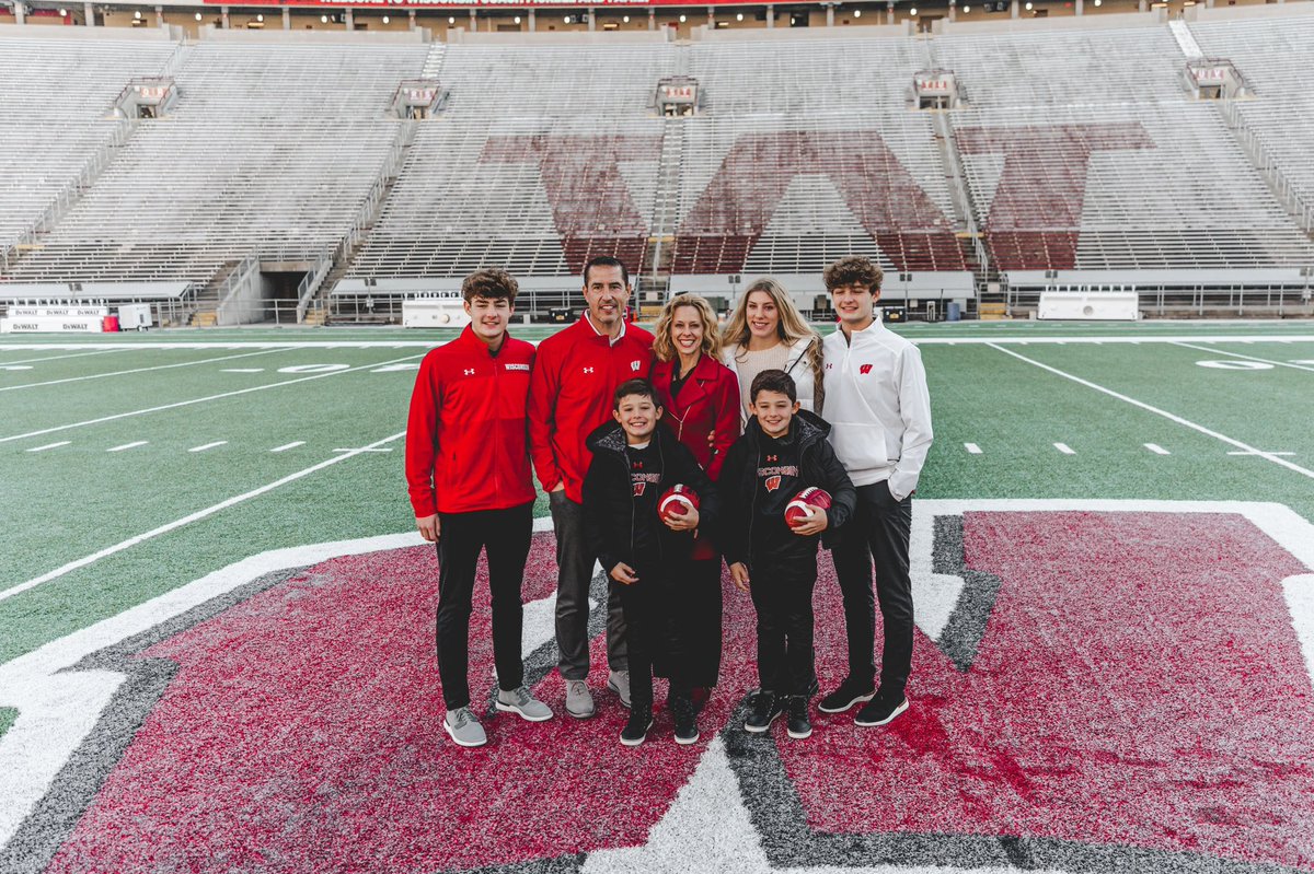 BadgerFootball's tweet photo. Day☝️at the Camp https://t.co/EFDGbdYj4z