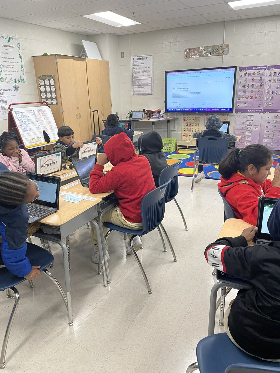 apsitwilson's tweet photo. @APSHumphriesES 3rd graders create Digital Citizenship PSAs using @Google  and @MicrosoftFlip @APSITMelissa https://t.co/hgxZGmitAm