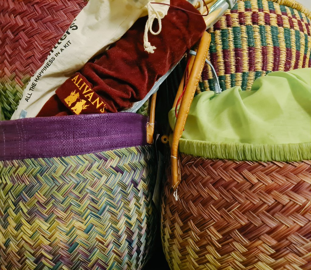 carolinehwrites's tweet photo. [Whispers in hushed David Attenborough voice] "It is true that the wild crafter - though desperately attempting to use up her collected stash of materials - will always acquire new ones. One of nature's paradoxes."
#knittersoftwitter #knittersoftheworld #craftersoftwitter https://t.co/WDYcvGzTmp