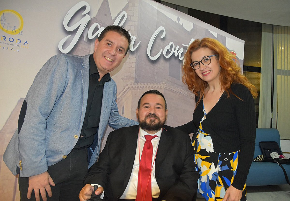 dipualba's tweet photo. ❤#Dipualba y @AytoAlbacete comparten😍🏆 uno de los #PremiosContigo que, en 1️⃣3️⃣ #categorías distintas, entrega el @aytolaroda

Reconocimiento por impulsar el ‘Bonobús Contigo Provincial' que @santicenizate y @JuaniGV2 han recogido con orgullo y emoción

https://t.co/lVEl0LqZUM https://t.co/PjhlU5ZgcR