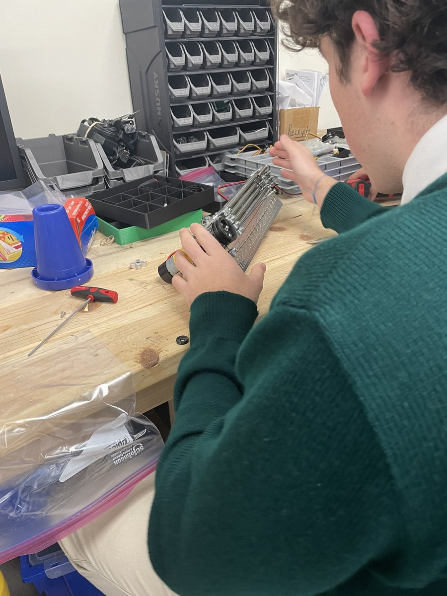 FeehanRobotics's tweet photo. Back to work!!!! https://t.co/fnASI79nUo