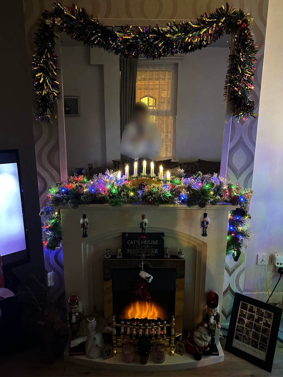 _annamarshall's tweet photo. Favourite time of year🎄🎅🏼☃️❄️ https://t.co/GY2wBqXPOm